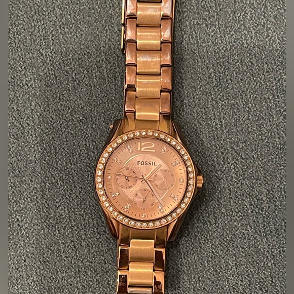 Fossil Women’s Riley Multifunction Rose Gold-Tone Stainless Steel Watch - Picture 9 of 10
